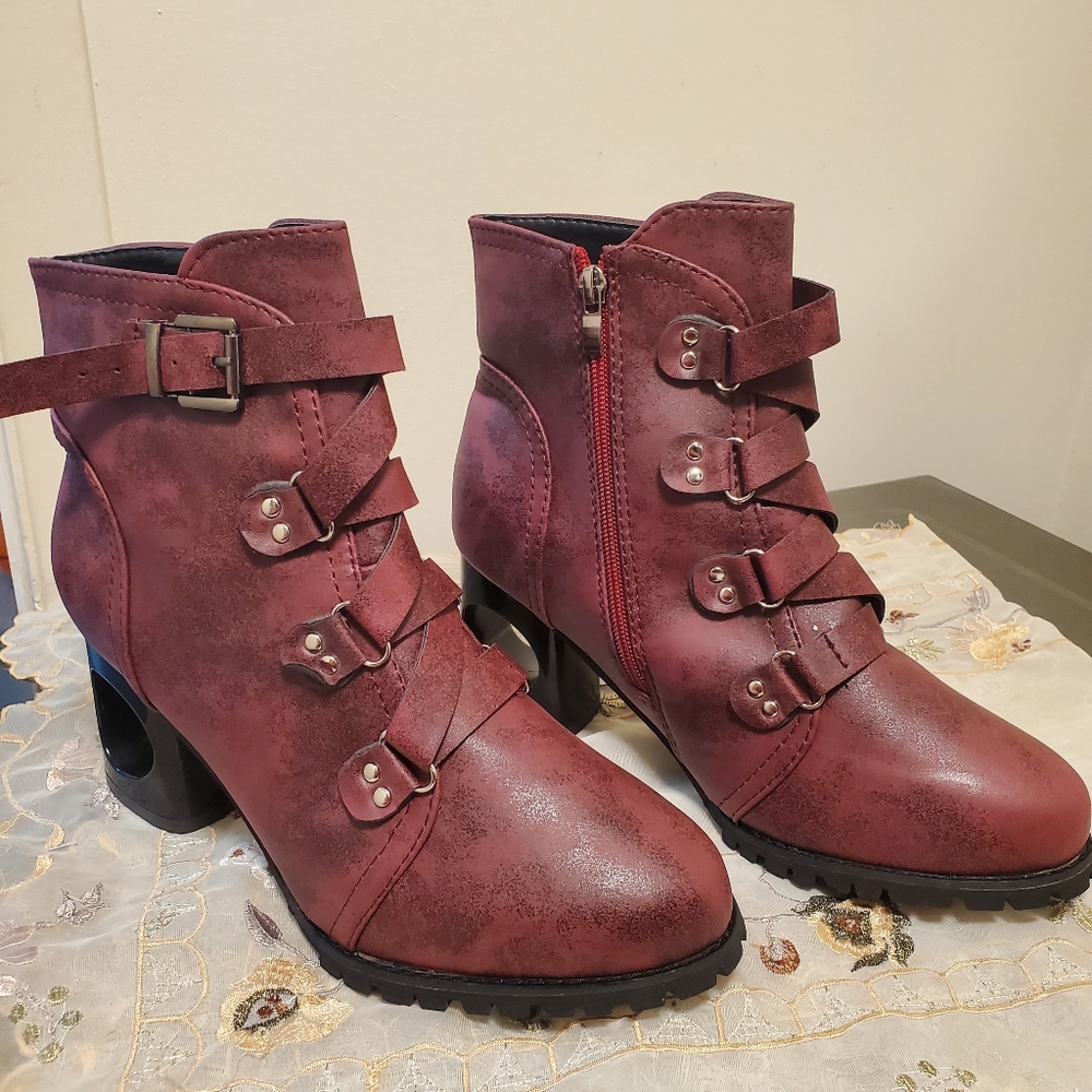 Spring boots - Picture 2 of 4